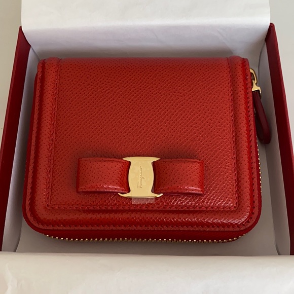 Salvatore Ferragamo Vara Bow Zip Wallet - Picture 3 of 10